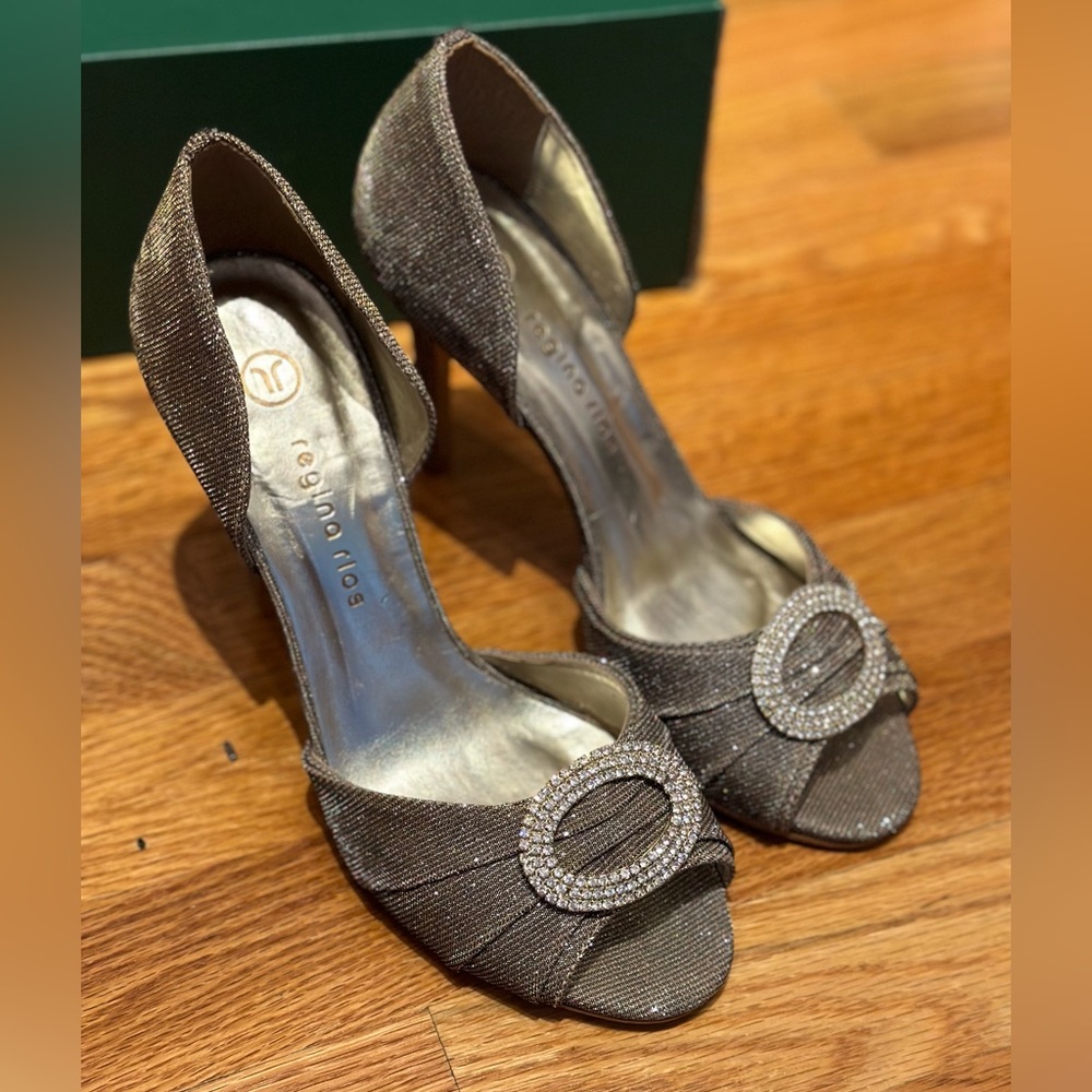 High Heels party shoes size 6.5
from Brasil 🇧🇷 barely used!